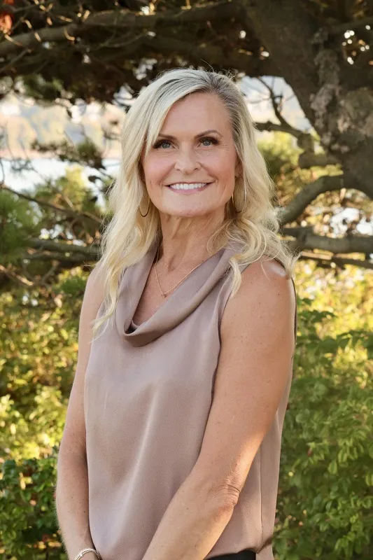 Photo of Beverly – Front Office